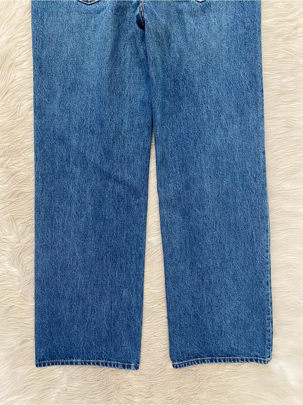 Aritzia Denim Forum The Farrah Lo-Rise Wide Jean 5 Yrs Kiss N Tell Bleu 26